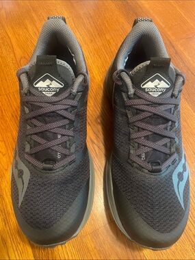 Saucony Women’s Xodus Ultra Running Trail Sneakers - size 8